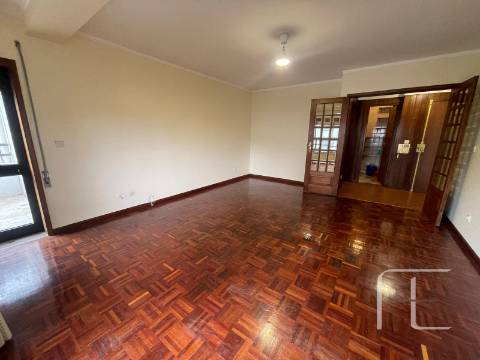 Apartamento T3 Arrendamento em Paranhos,Porto