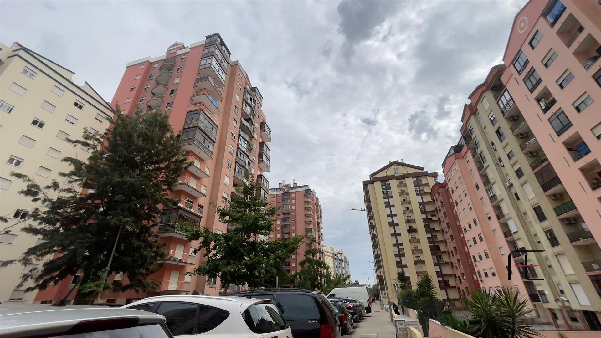 Apartamento T2 Venda em Algueirão-Mem Martins,Sintra