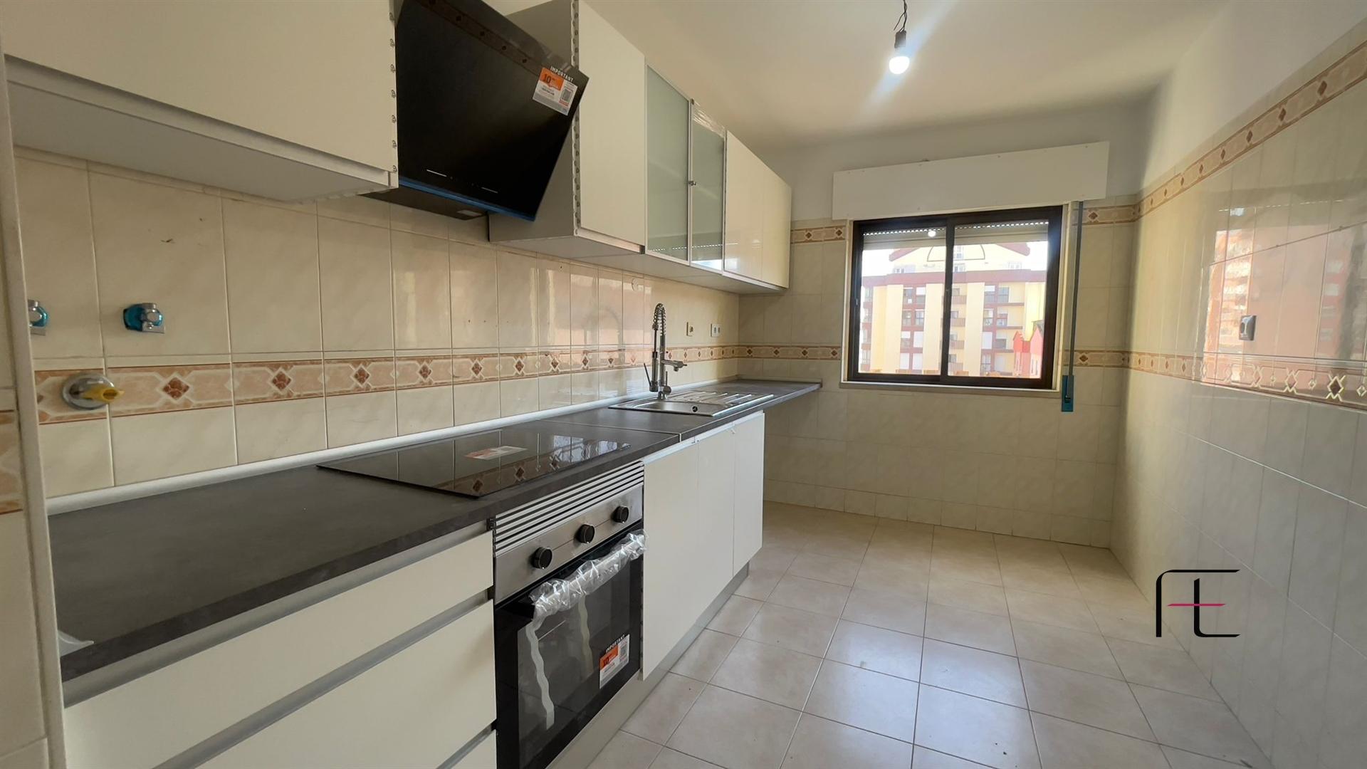 Apartamento T2 Venda em Algueirão-Mem Martins,Sintra