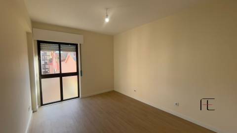 Apartamento T2 Venda em Algueirão-Mem Martins,Sintra