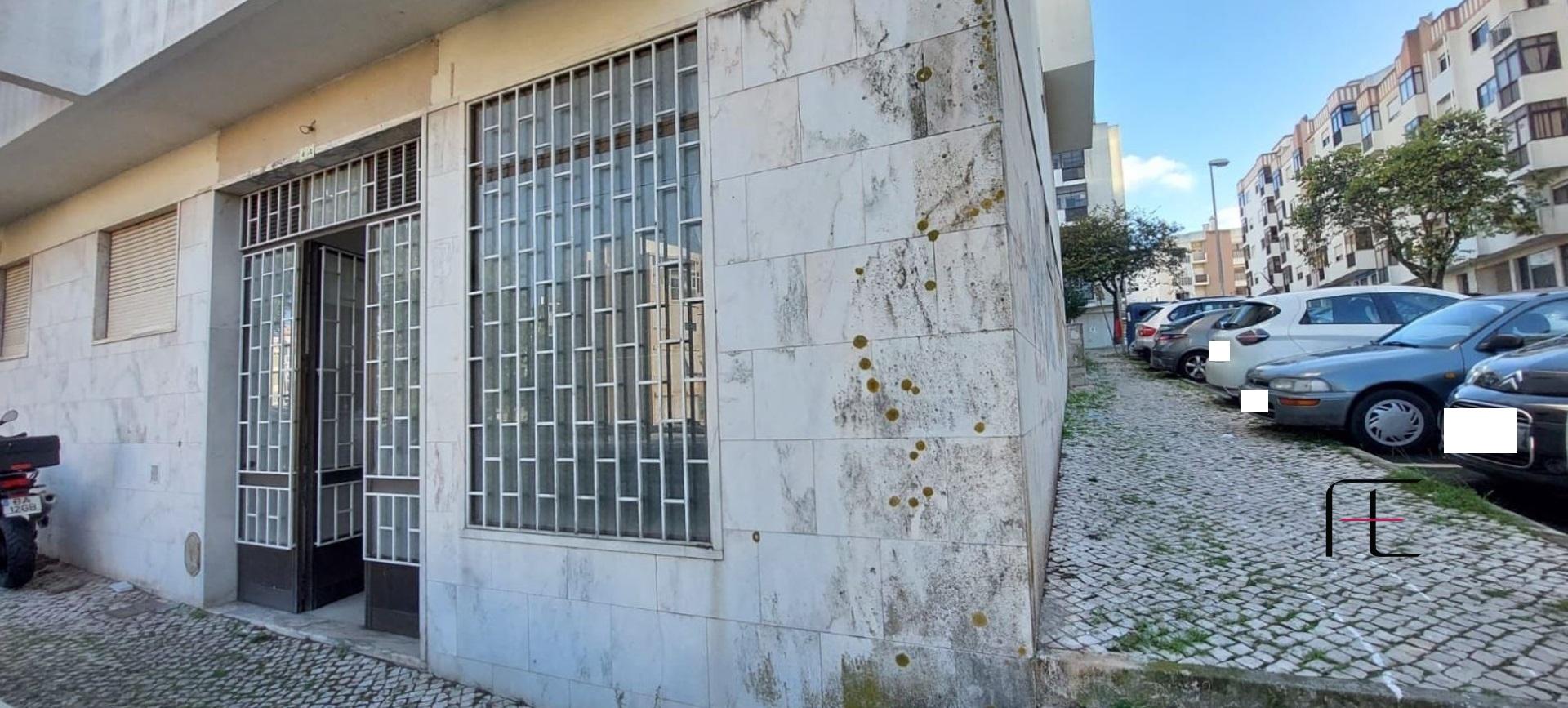 Loja  Venda em Águas Livres,Amadora