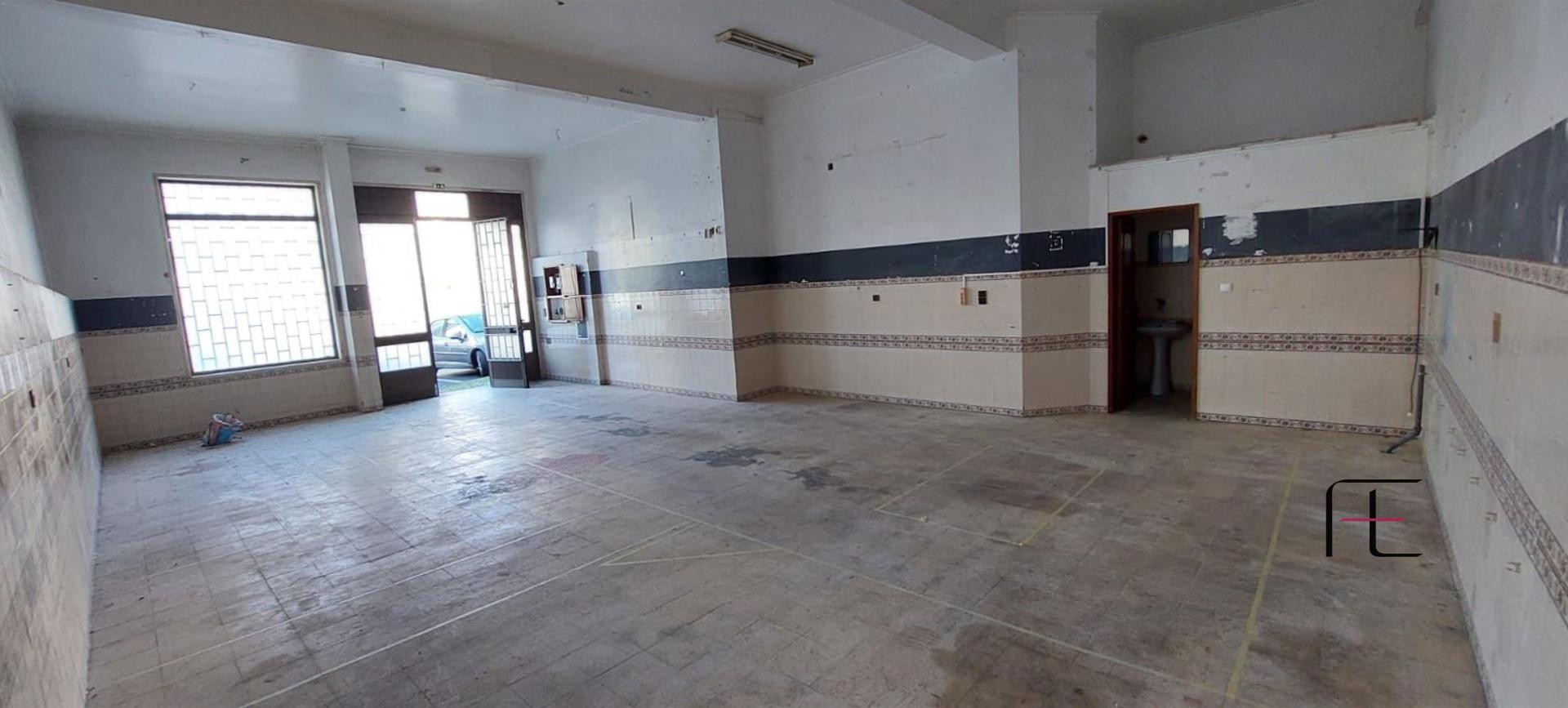 Loja  Venda em Águas Livres,Amadora