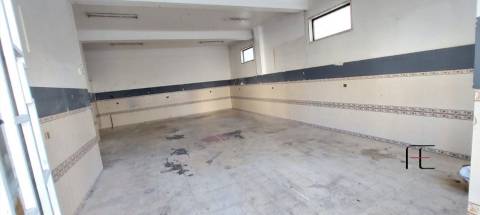 Loja  Venda em Águas Livres,Amadora