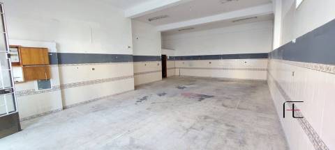 Loja  Venda em Águas Livres,Amadora