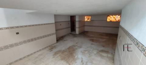 Loja  Venda em Águas Livres,Amadora