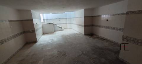 Loja  Venda em Águas Livres,Amadora