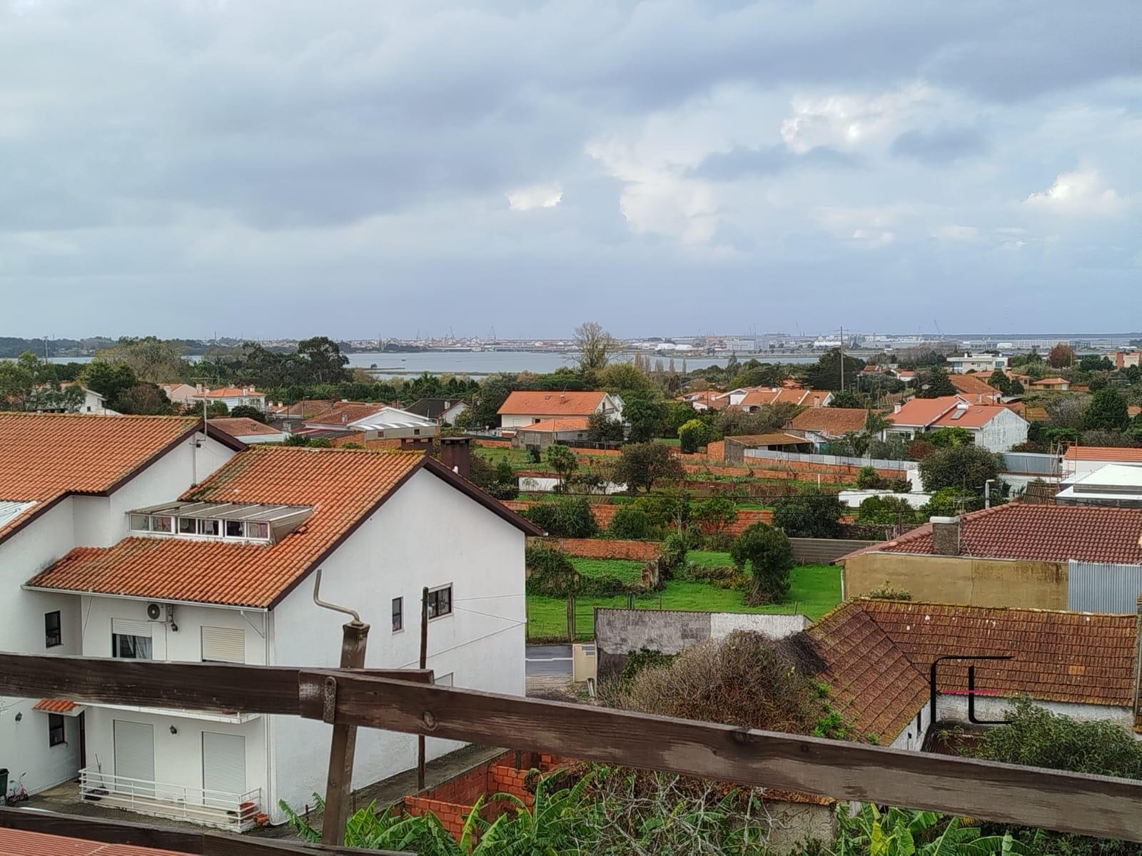 Apartamento T3 DUPLEX Venda em Aradas,Aveiro