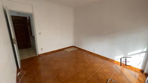 Apartamento T2 Arrendamento em Queluz e Belas,Sintra