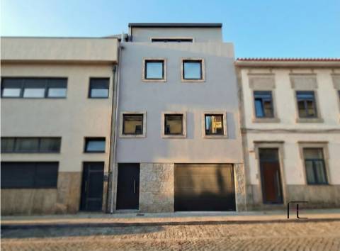 Moradia em Banda T4 Venda em Bonfim,Porto