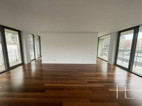 Moradia T3 Venda em Ramalde,Porto