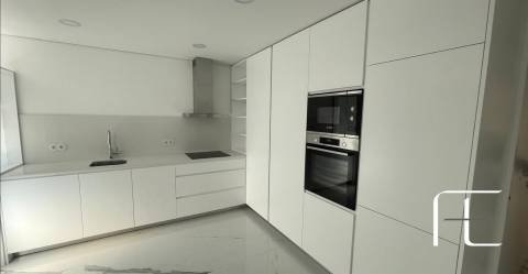 Apartamento T3 Venda em Lordelo do Ouro e Massarelos,Porto