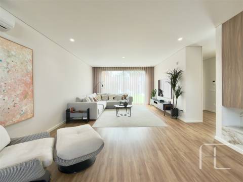 Moradia T3 Venda em Mafamude e Vilar do Paraíso,Vila Nova de Gaia