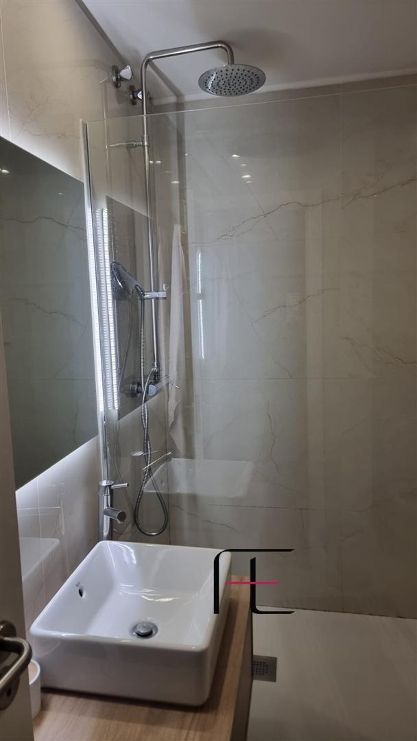 Apartamento T5 Venda em Ramalde,Porto