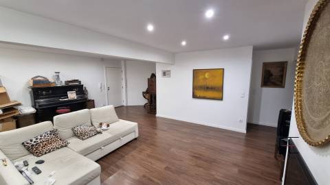 Apartamento T5 Venda em Ramalde,Porto