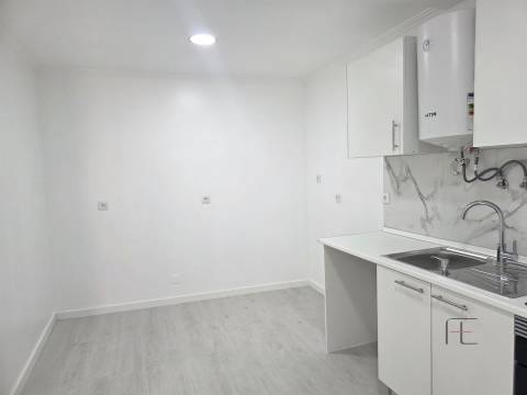 Andar Moradia T2 Venda em Funchal (São Pedro),Funchal