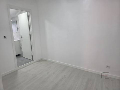 Andar Moradia T2 Venda em Funchal (São Pedro),Funchal