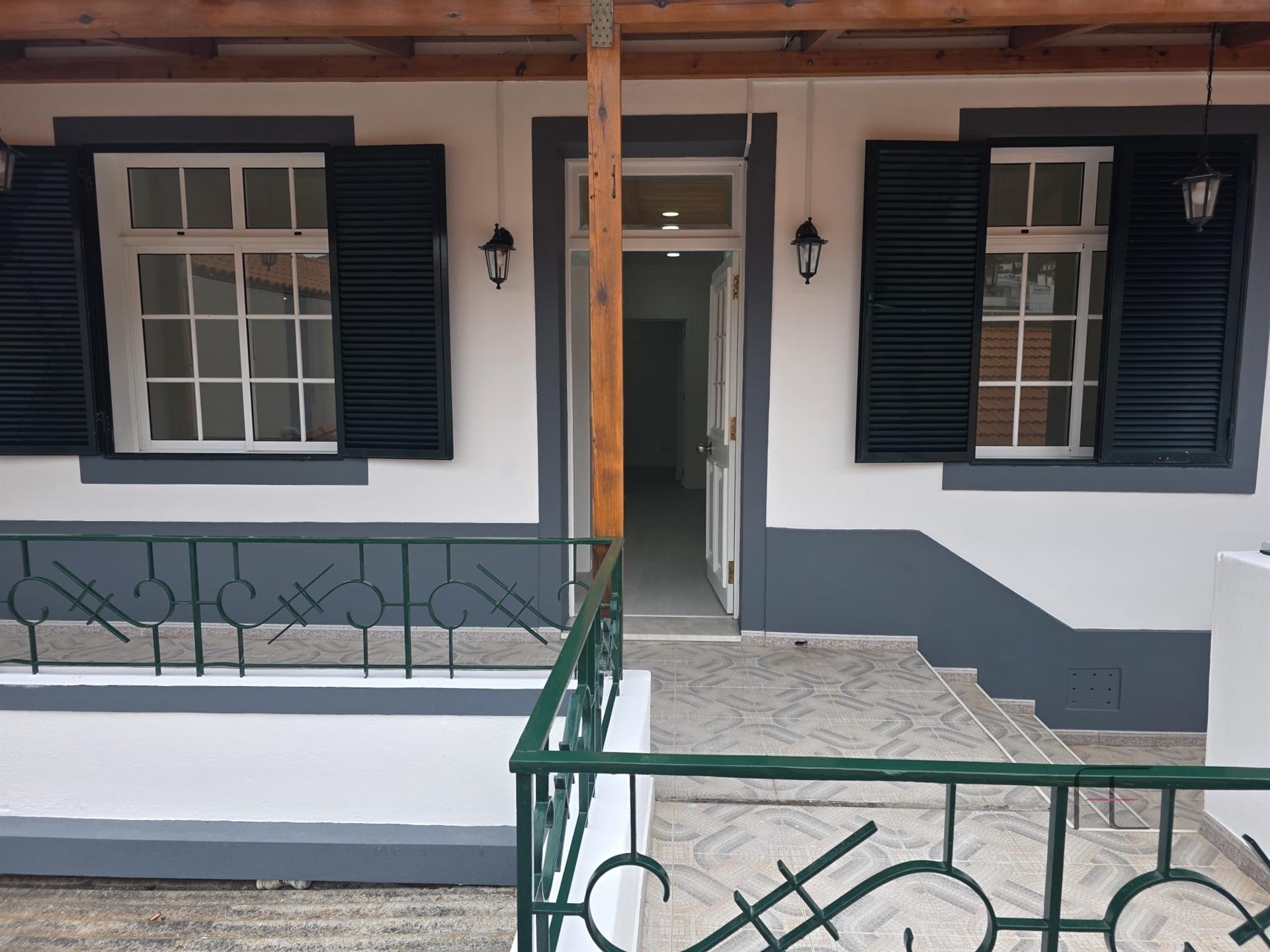 Andar Moradia T2 Venda em Funchal (São Pedro),Funchal