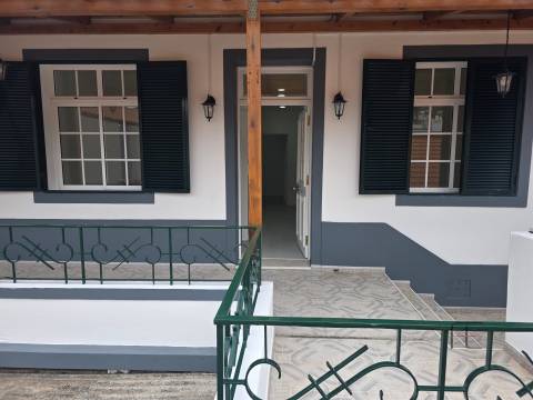 Andar Moradia T2 Venda em Funchal (São Pedro),Funchal