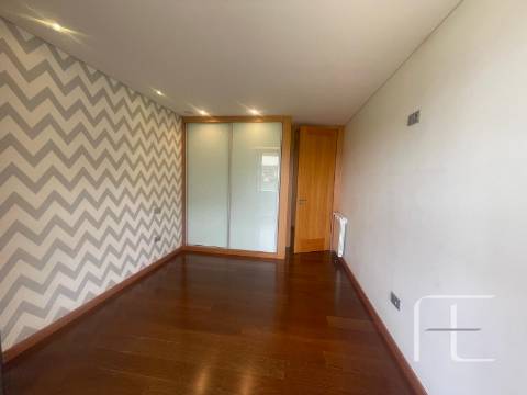 Apartamento T3 Venda em Oliveira do Douro,Vila Nova de Gaia