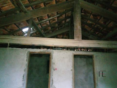 Moradia Devoluta T2 Venda em Sedielos,Peso da Régua