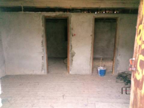 Moradia Devoluta T2 Venda em Sedielos,Peso da Régua