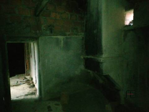 Moradia Devoluta T2 Venda em Sedielos,Peso da Régua