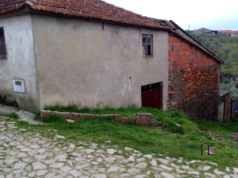 Moradia Devoluta T2 Venda em Sedielos,Peso da Régua