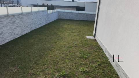 Moradia T3+1 Venda em Merelim (São Paio), Panoias e Parada de Tibães,Braga