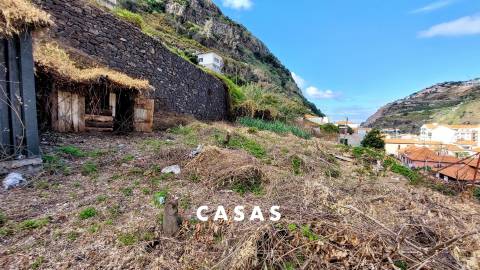 Moradia para Restaurar T6 Venda em Ribeira Brava,Ribeira Brava