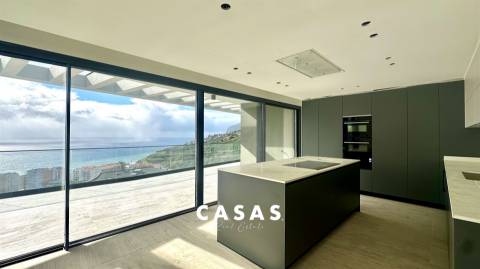 EXCLUSIVA PENTHOUSE T4 COM PISCINA PRIVADA - Funchal, Madeira Island