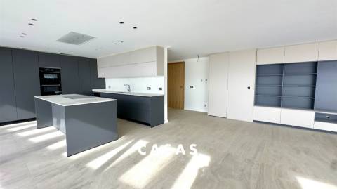 EXCLUSIVA PENTHOUSE T4 COM PISCINA PRIVADA - Funchal, Madeira Island