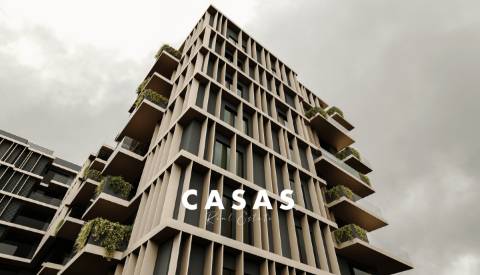 PENTHOUSE T3 COM TERRAÇO DE 211 M2 / PISCINA PRIVADA - DUBAY MADEIRA