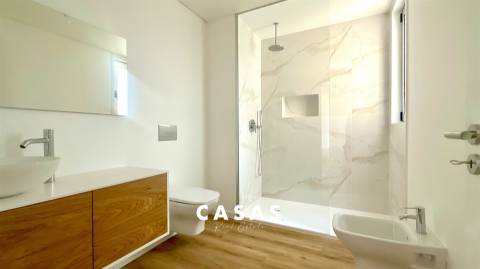 Fabuloso Apartamento T3 em Câmara de Lobos pronto a estrear