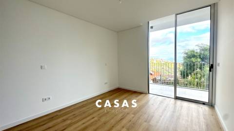 Fabuloso Apartamento T3 em Câmara de Lobos pronto a estrear