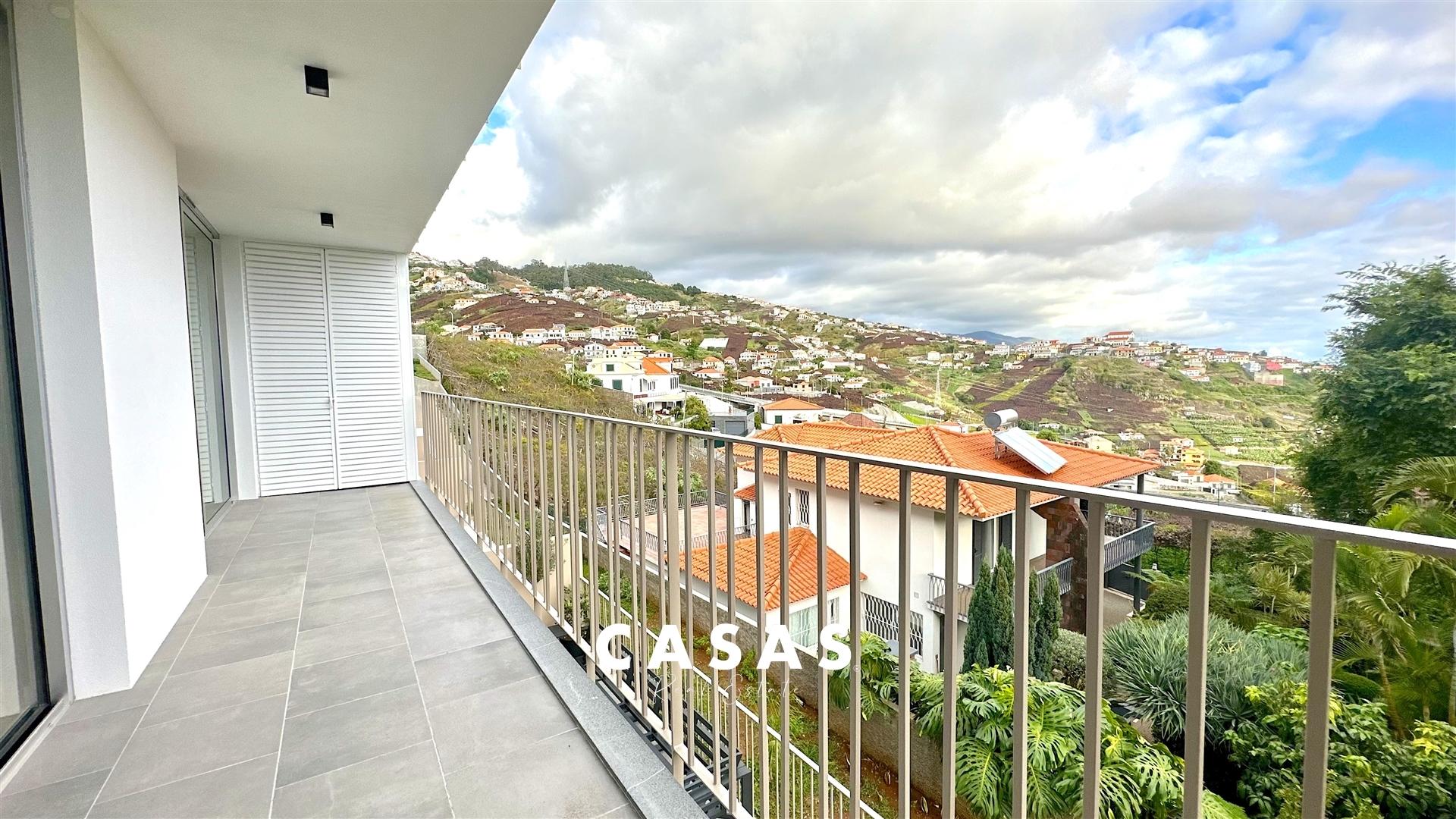Fabuloso Apartamento T3 em Câmara de Lobos pronto a estrear
