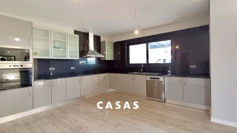 Moradia Geminada T3 Venda em São Roque,Funchal