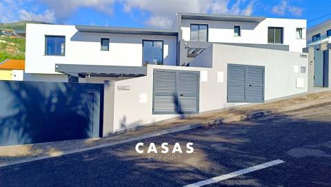 Moradia Geminada T3 Venda em São Roque,Funchal