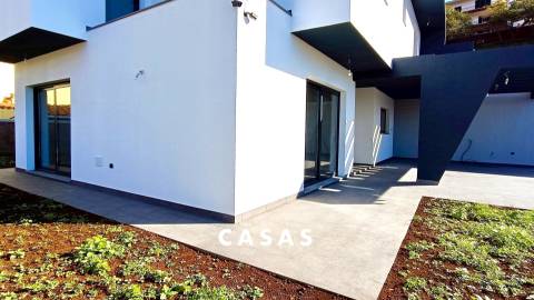 Moradia Geminada T3 Venda em São Roque,Funchal