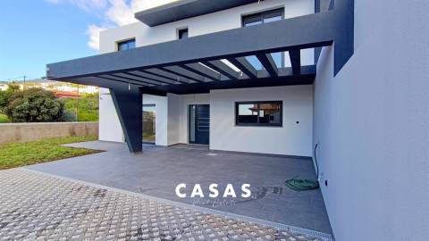 Moradia Geminada T3 Venda em São Roque,Funchal