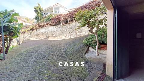 Moradia T4 Venda em Estreito de Câmara de Lobos,Câmara de Lobos