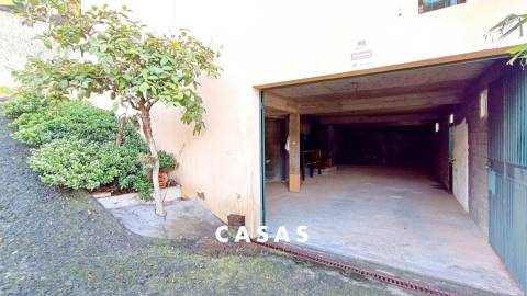 Moradia T4 Venda em Estreito de Câmara de Lobos,Câmara de Lobos