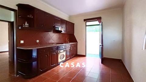 Moradia T4 Venda em Estreito de Câmara de Lobos,Câmara de Lobos