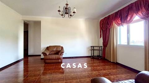 Moradia T4 Venda em Estreito de Câmara de Lobos,Câmara de Lobos