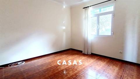 Moradia T4 Venda em Estreito de Câmara de Lobos,Câmara de Lobos