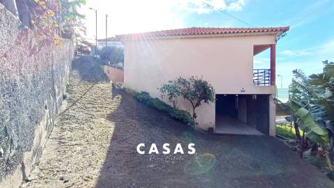 Moradia T4 Venda em Estreito de Câmara de Lobos,Câmara de Lobos