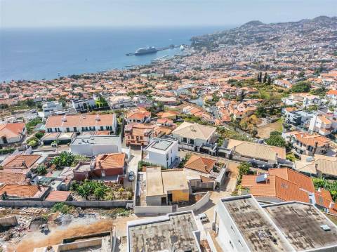 Moradia T3 Venda em Funchal (Santa Maria Maior),Funchal