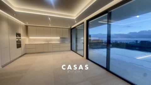 Moradia T3 com piscina e vista sobre o Funchal