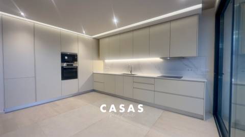 Moradia T3 com piscina e vista sobre o Funchal