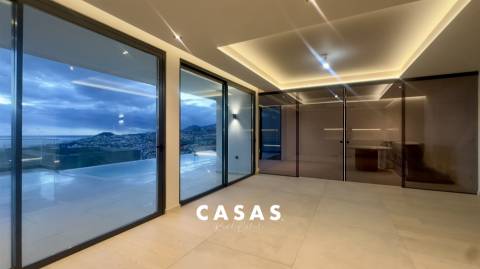 Moradia T3 com piscina e vista sobre o Funchal