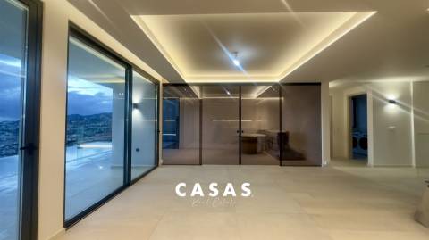 Moradia T3 com piscina e vista sobre o Funchal